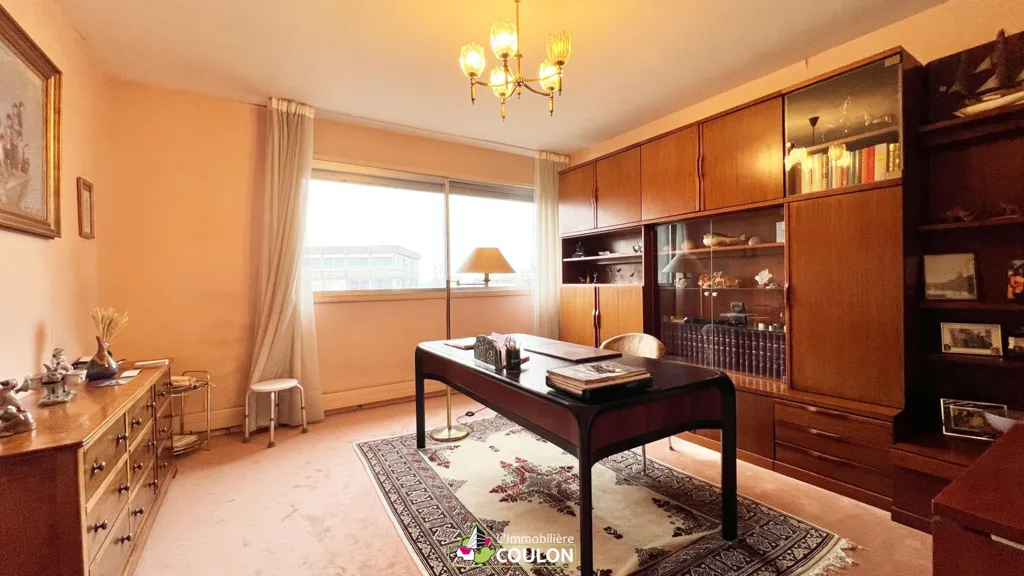 Bureau - Appartement avec Balcon sur Avenue de Royat à Chamalières