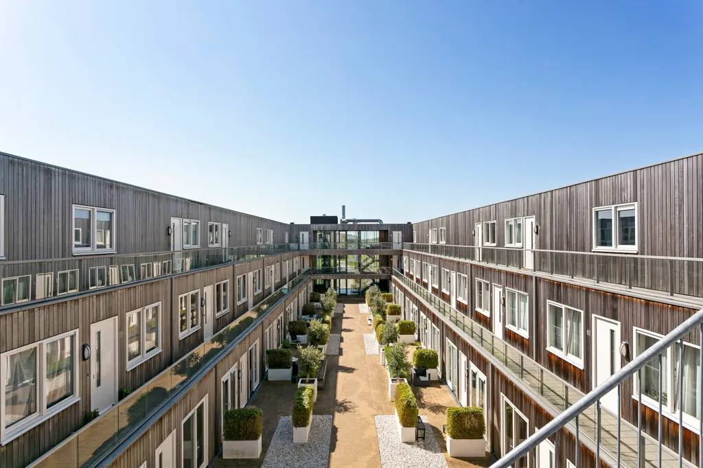 Aed - Penthouse with Balcony in Almere