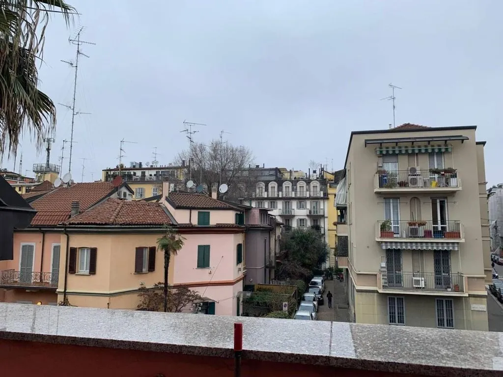Balcon - Luxury Villa with Private Garden in Milan