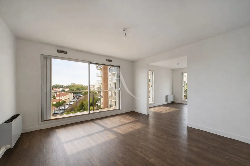 Rooms - 3-Bedroom Flat with Balcony in Maisons-Alfort