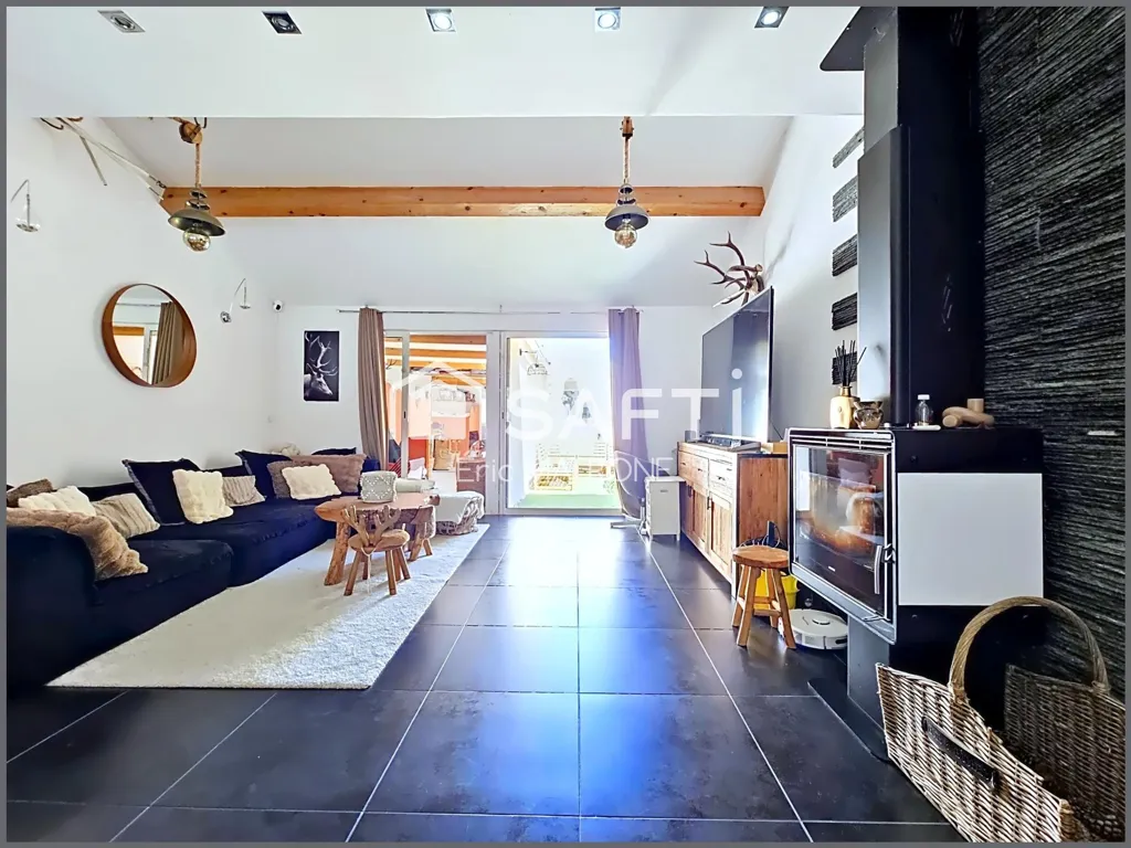 Living Room - Charming Maison with Garden in Marseille 11th