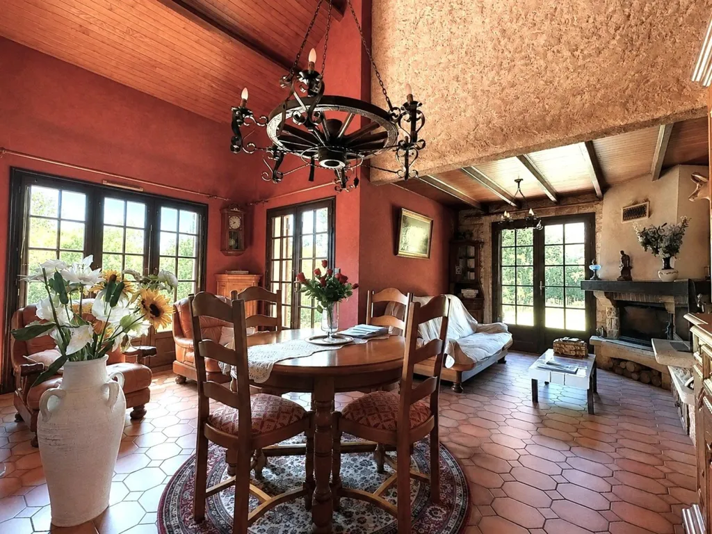 Salle à manger - Maison Charmante avec Vue Panoramique à Notre-Dame-de-Mésage