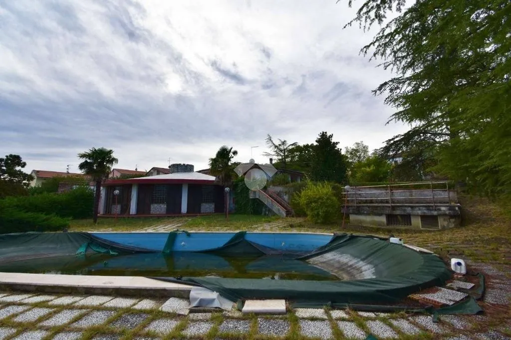 Piscine - Luxury Villa with Pool in Montescudo