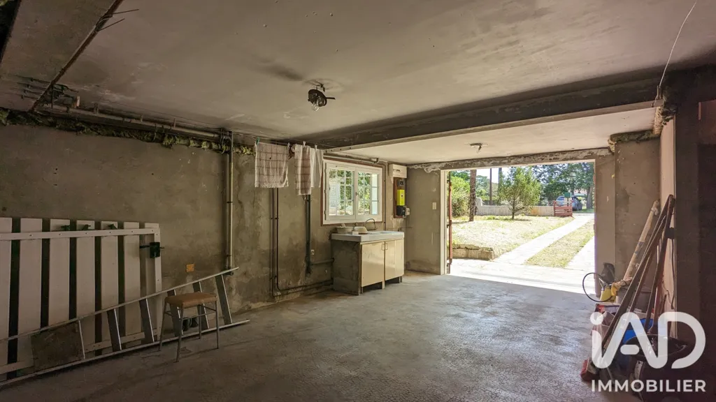 Garage - Traditional House with Terrace in Biscarrosse-Plage