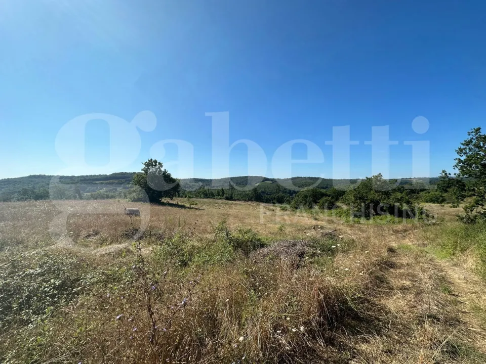 Jardin - Large Land with Potential in Orte