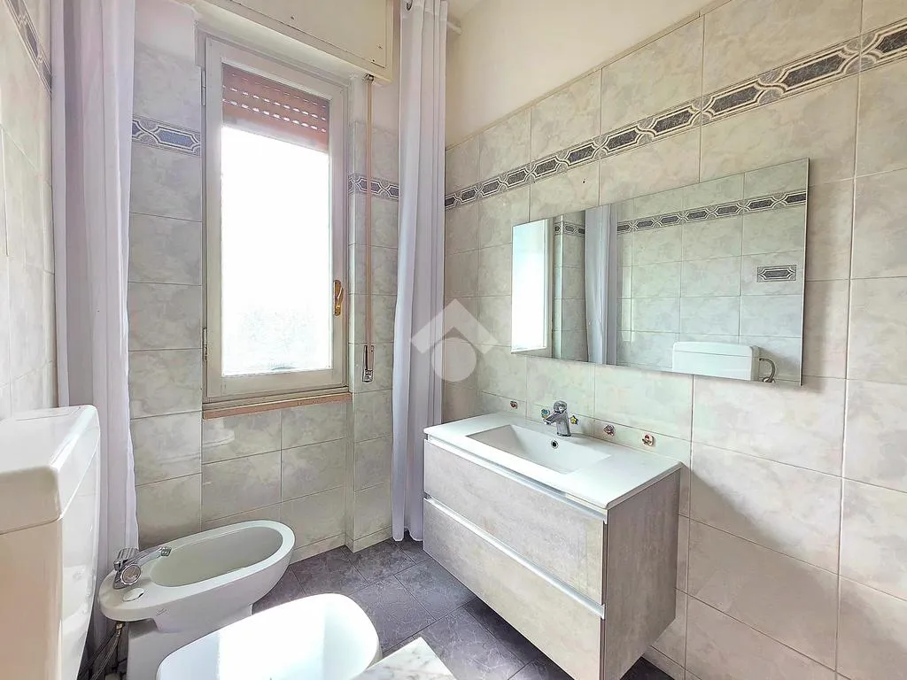 Salles de bain - Apartment with Balcony in Savona