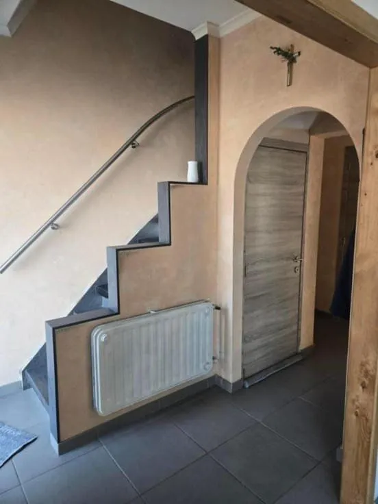 Rooms - Traditional Villa with Terrace in Detached Setting