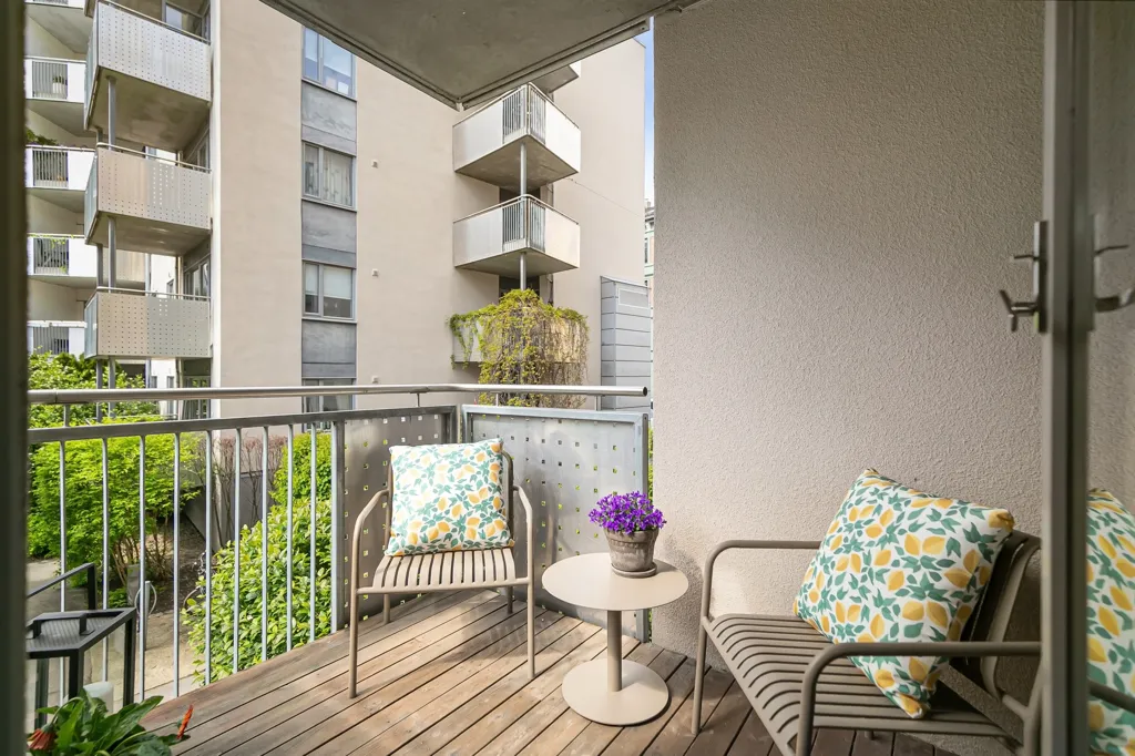 Balcone - 3-Bedroom Apartment with Balcony in Grünerløkka