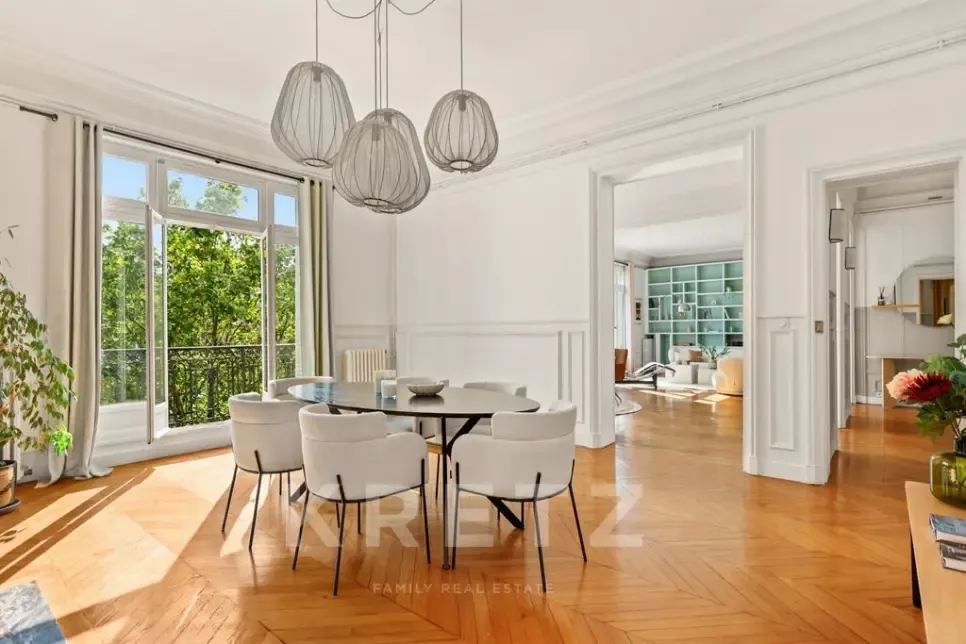 Salle à manger - Appartement Haussmannien Face à la Tour Eiffel à Paris