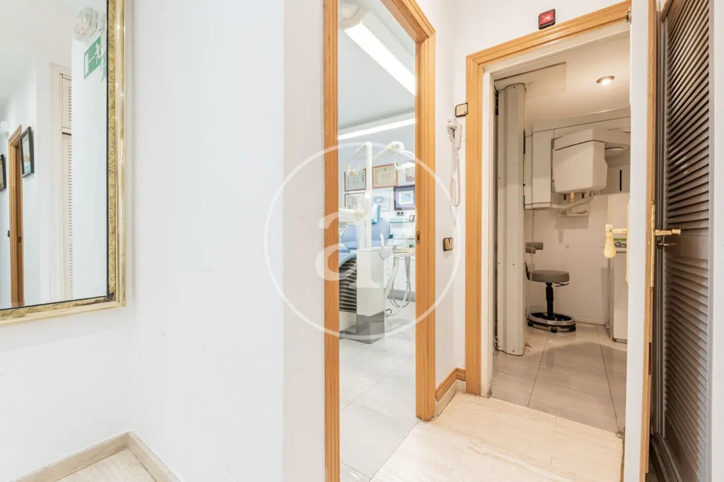 Hallway - 3-Bedroom Apartment near Retiro Park, Madrid