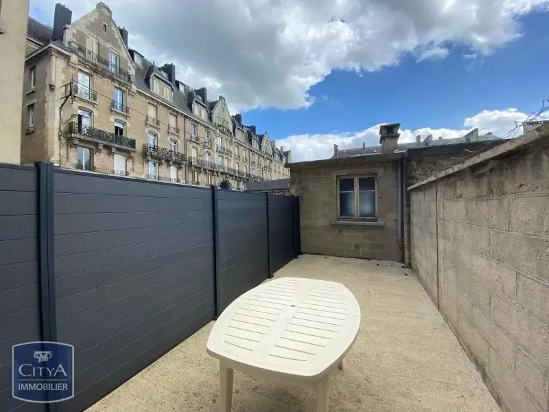Jardin - Appartement Meublé avec Terrasse à Charleville-Mézières