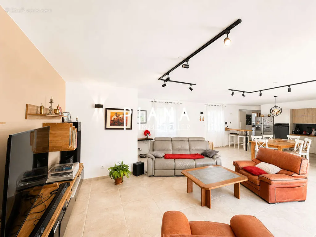 Elutuba - Eco-Friendly Villa with Pool in Saint-Zacharie