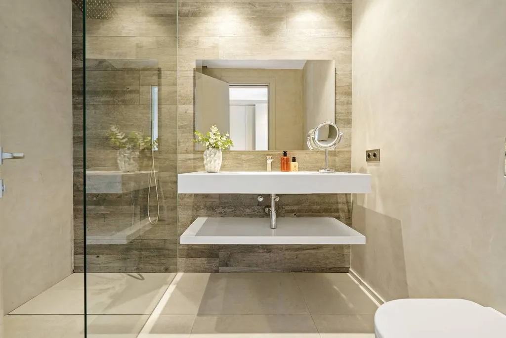 Salles de bain - Contemporary Villa with Pool in Nueva Andalucía