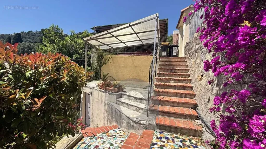Terrass - 4-Piece with Sea View in Menton Garavan