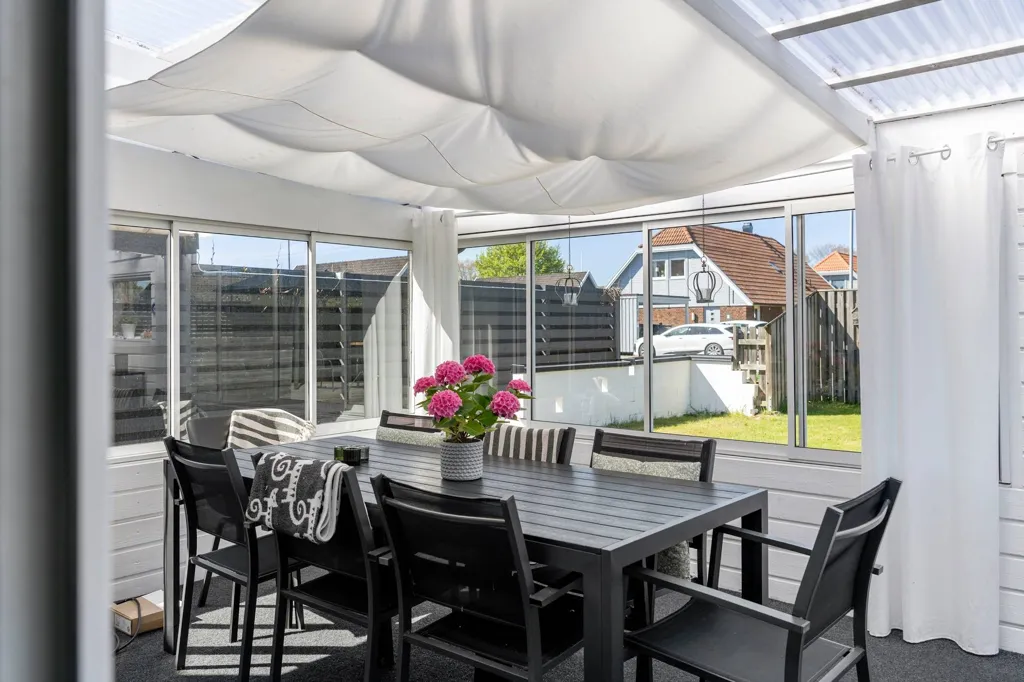 Terrasse - Villa with Extensive Garden in Lerberget