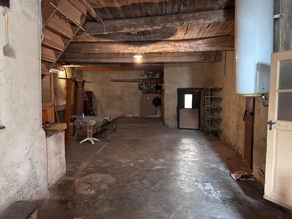 Garage - Maison de Village avec Terrasse et Jardin à Azille