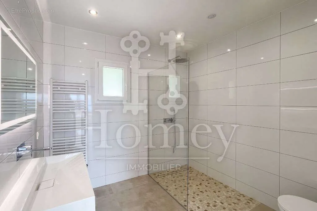 Bagni - New House with Panoramic View in Echenevex