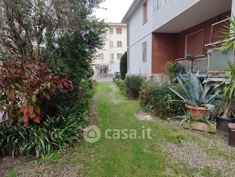 Jardin - Three-Storey House with Garden in Bondeno