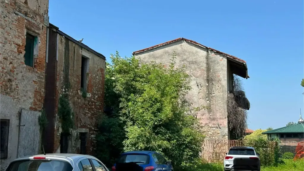 Jardin - Rustic Complex with Historic Setting in Verdello