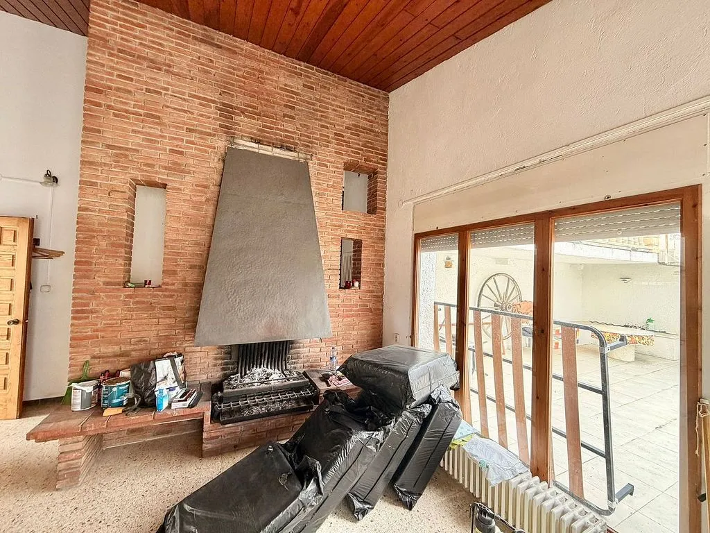 Elutuba - House with Pool and Terrace in Empuriabrava