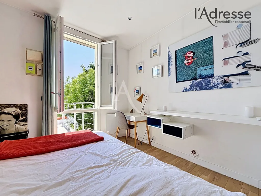 2-toaline maja asukohas SURESNES