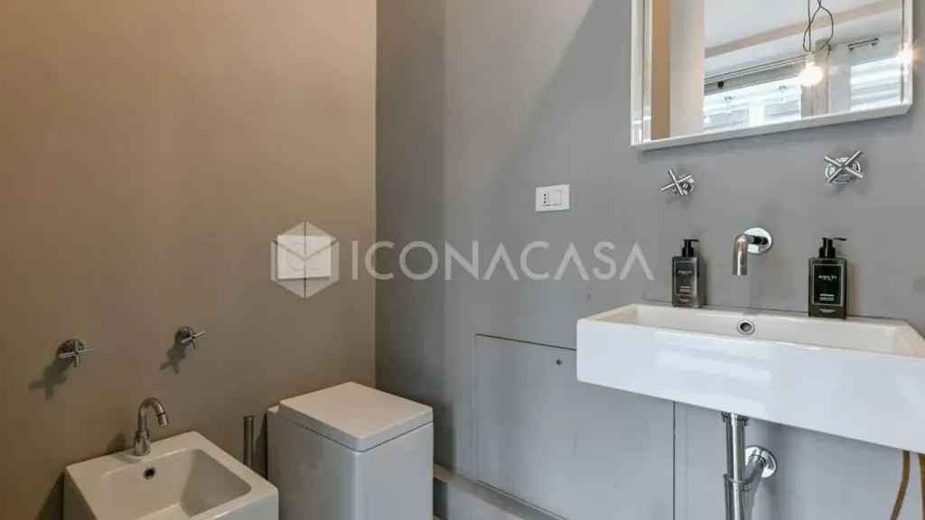Salles de bain - Modern Apartment with Terrace in Milan