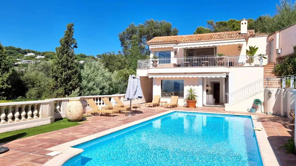 Piscina - Villa with Sea View in Cannes