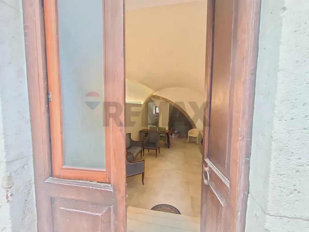 Esik - Semi-Independent Apartment with Terrace in L'Aquila