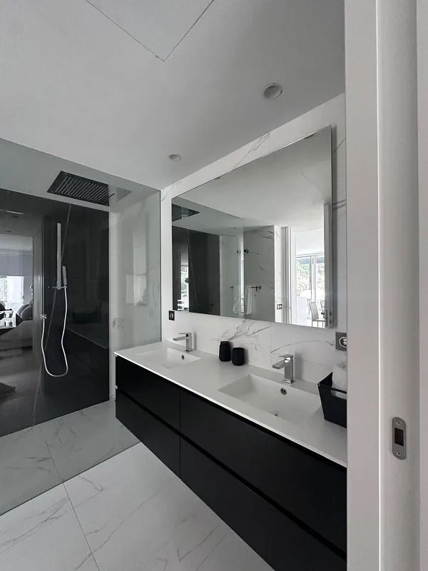 Vannitoad - Duplex with Pool in Marbella's Golden Mile