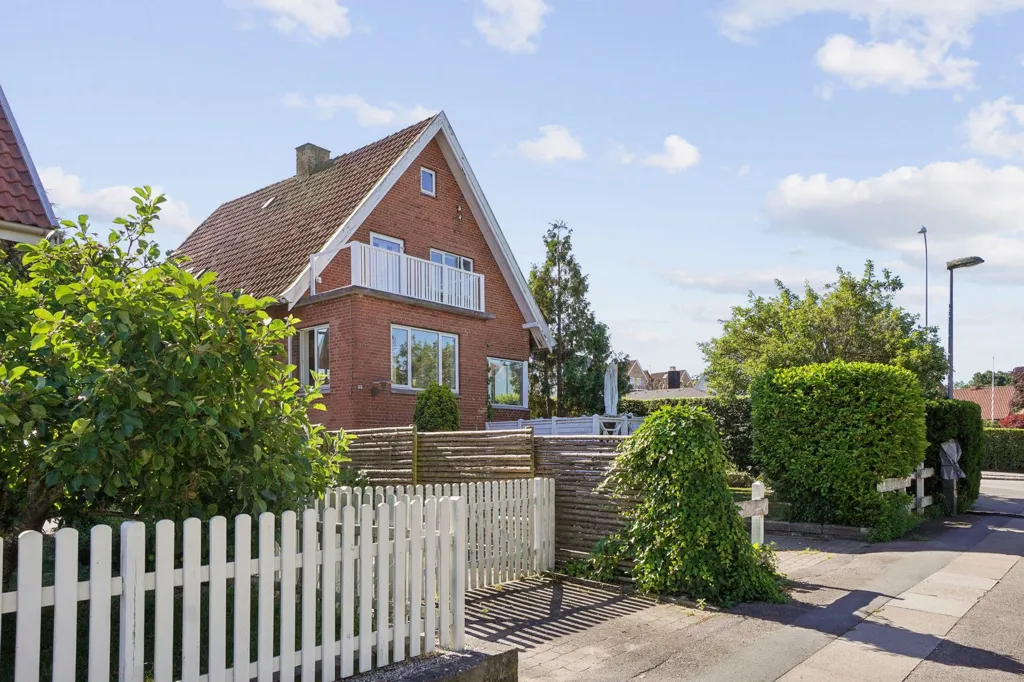 Exterior - 1936 Villa with Garden in Roskilde