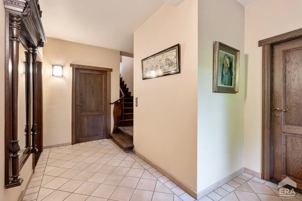 Entrée - Maison Semi-Détachée avec Bureau à Heusden-Zolder
