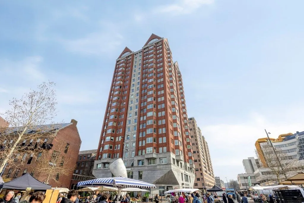 2-Bedroom Apartment with Kralingen View in Rotterdam