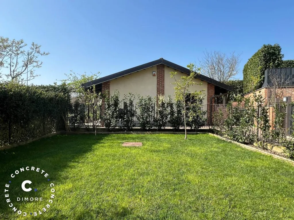 Aed - Ground Floor Apartment with Private Garden in Chieri