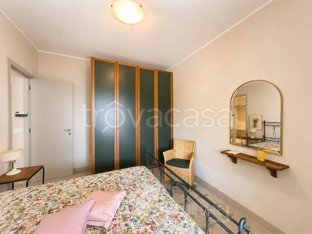 Magamistoad - Rustic Lake View Apartment in Musso