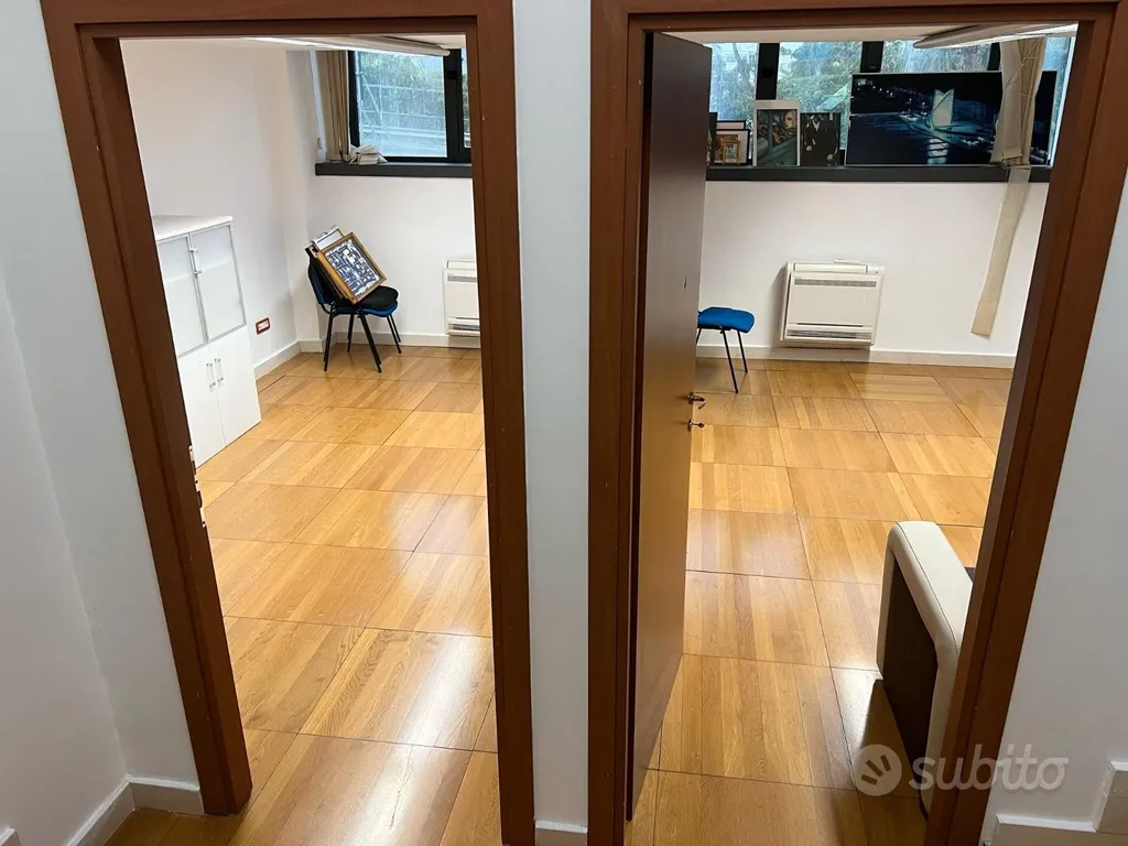 Esik - Recently Refined Office with Lift in Urban Area
