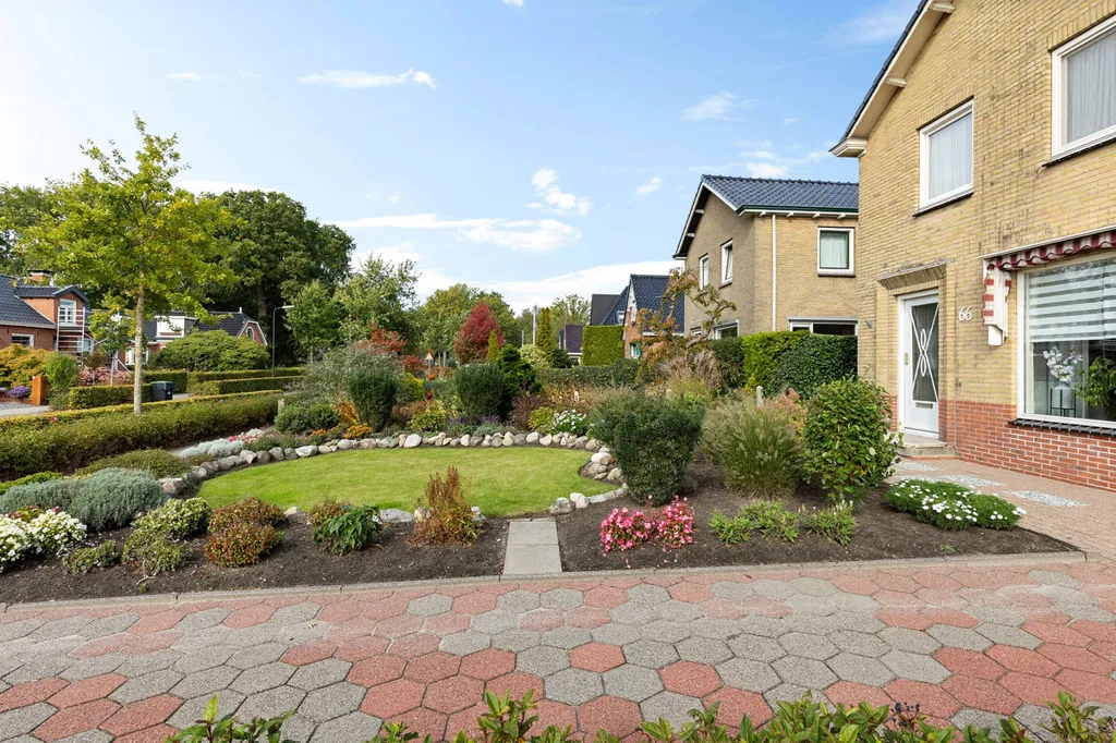 Jardin - Detached House with Carport in Buitenpost