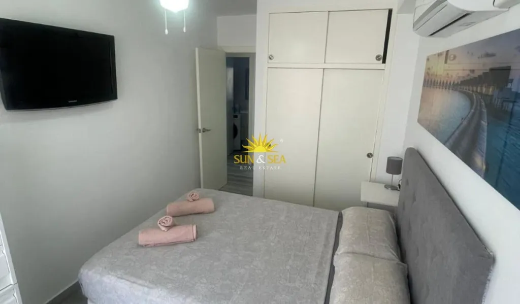 Chambres - Apartment with Sea View in Punta Prima
