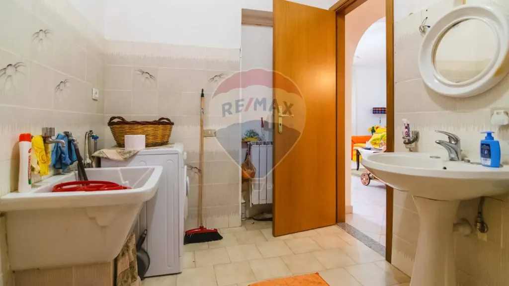 Salles de bain - Bifamiliar Villa with Garden in Caltanissetta