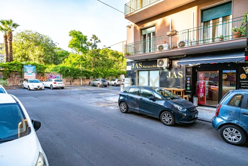 Extérieur - Local commercial 2 chambres à Catania