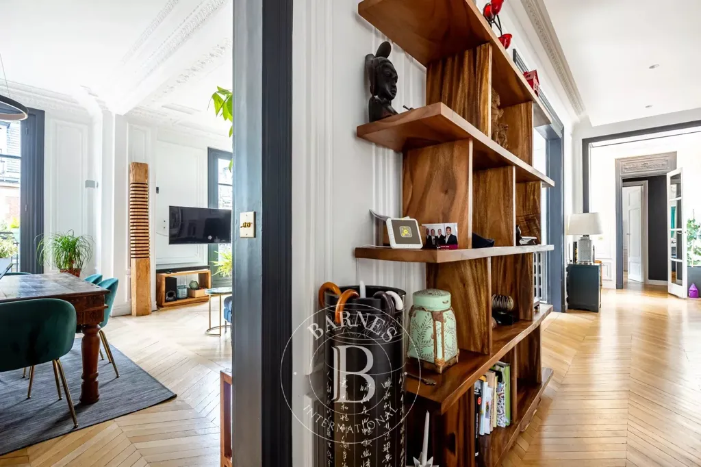 Séjour - Appartement Haussmannien avec Balcon Filant à Paris 8ème