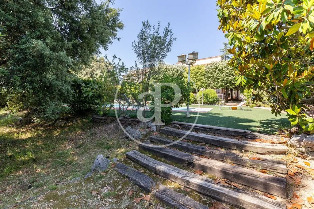 Aed - Luxury Villa with Pool in Matadepera