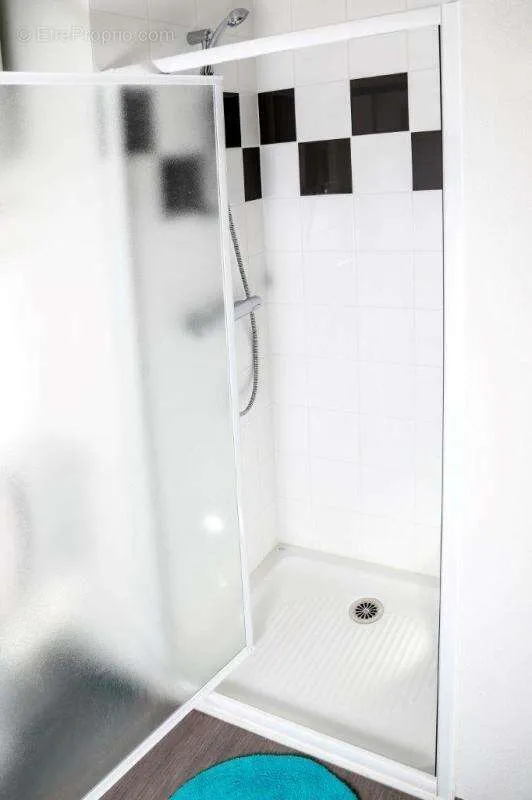 Salles de bain - Appartement Meublé avec Ascenseur à Angers