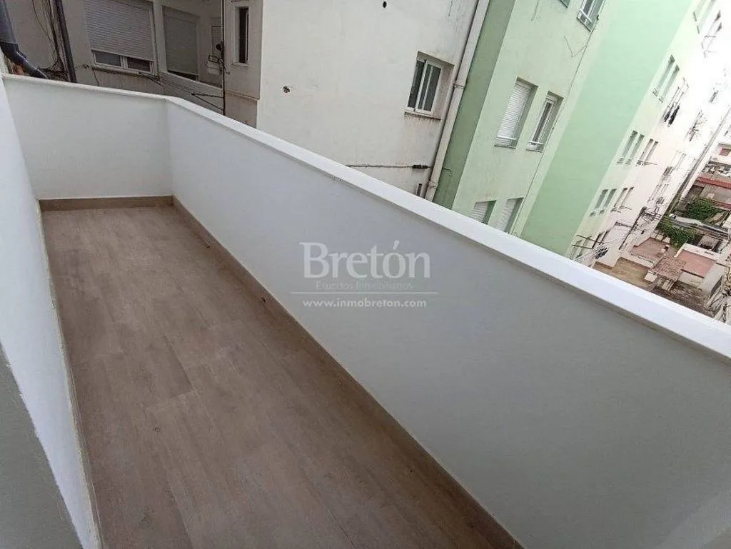 Balcony - Modernised Flat with Balcony near University