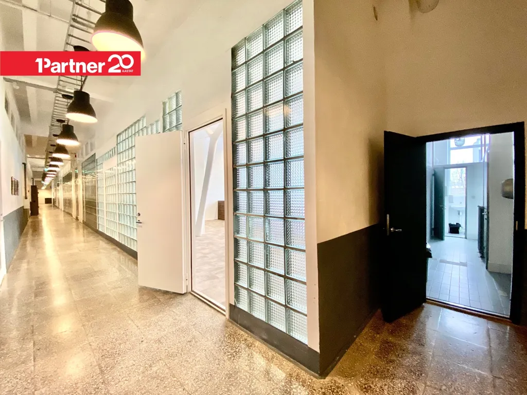 hallway_entrance