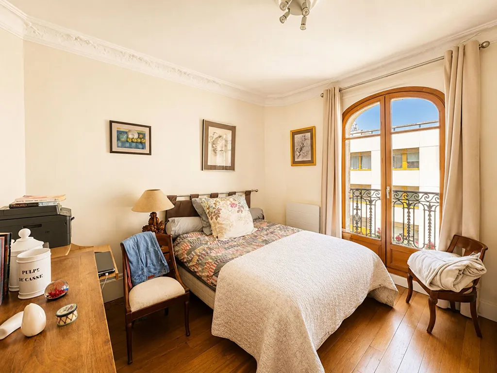 Chambres - Appartement Lumineux avec Balcons à Paris 15