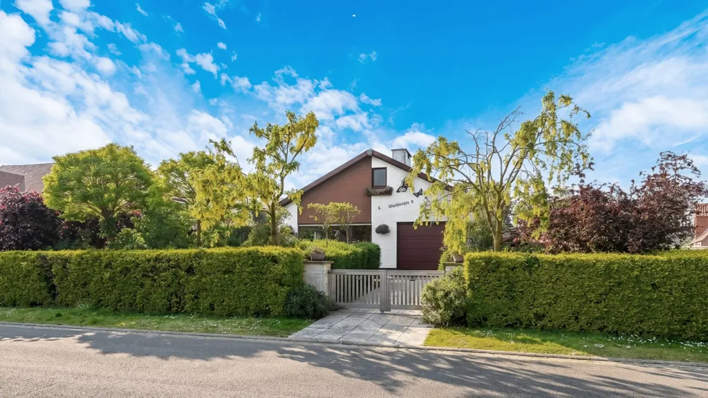 Extérieur - Bungalow Rustique avec Jardin à Ramskapelle