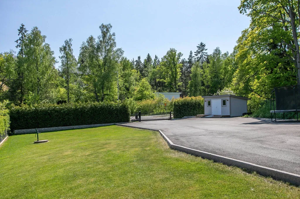 8-toaline maja asukohas Nacka kommun