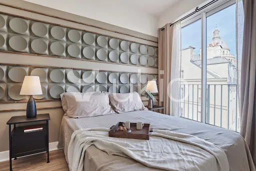 Bedrooms - Luxury Apartment with Central Heating in Paris 5th