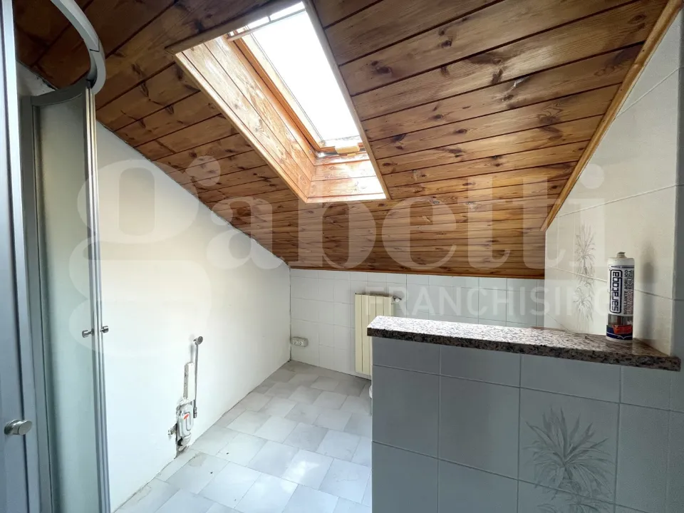 Bathrooms - Rustic House with Garden in Giaveno