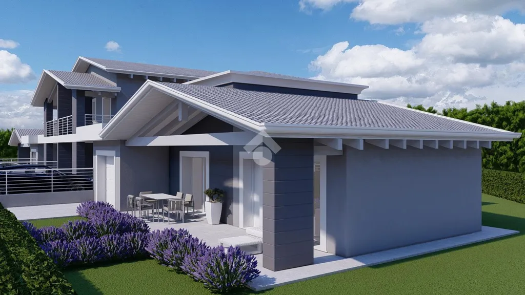 New Villa with Private Garden in Calcinato